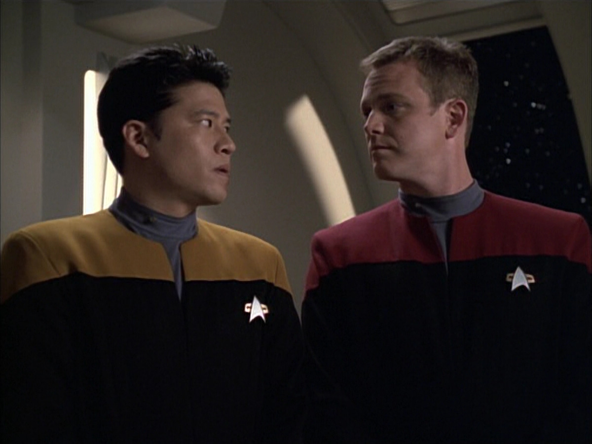 extant_StarTrek_VOY_6x02-SurvivalInstinct_02052.jpg