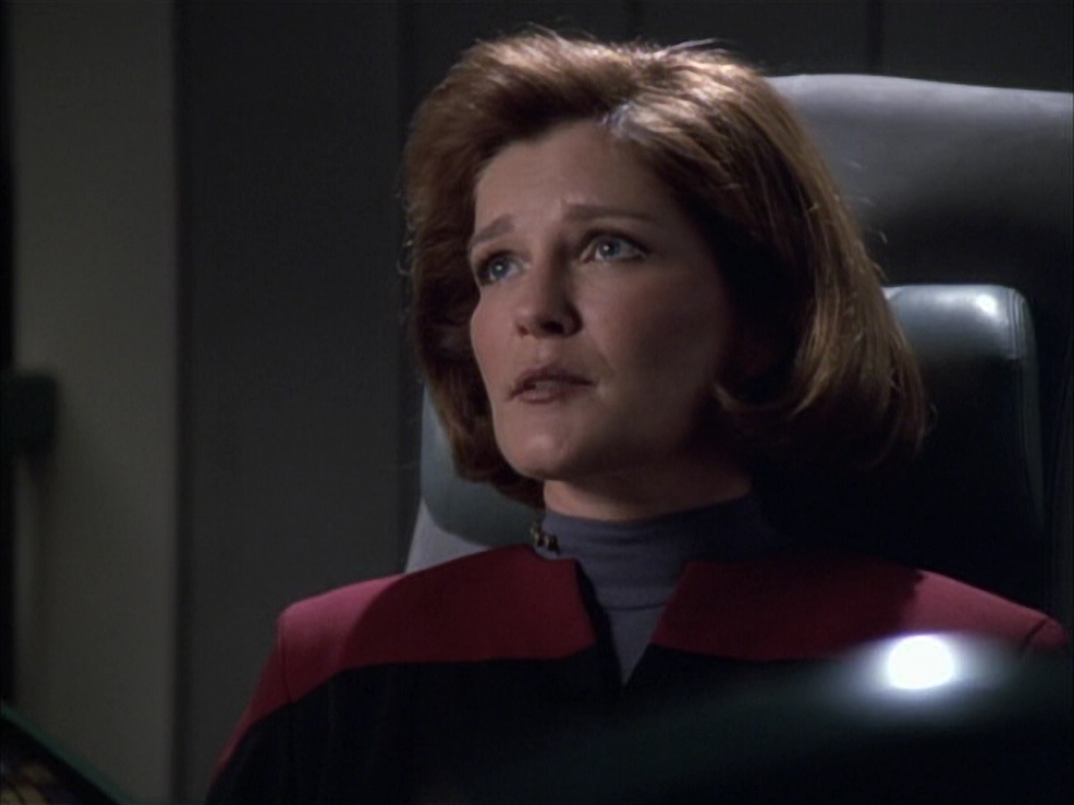 extant_StarTrek_VOY_6x02-SurvivalInstinct_02064.jpg