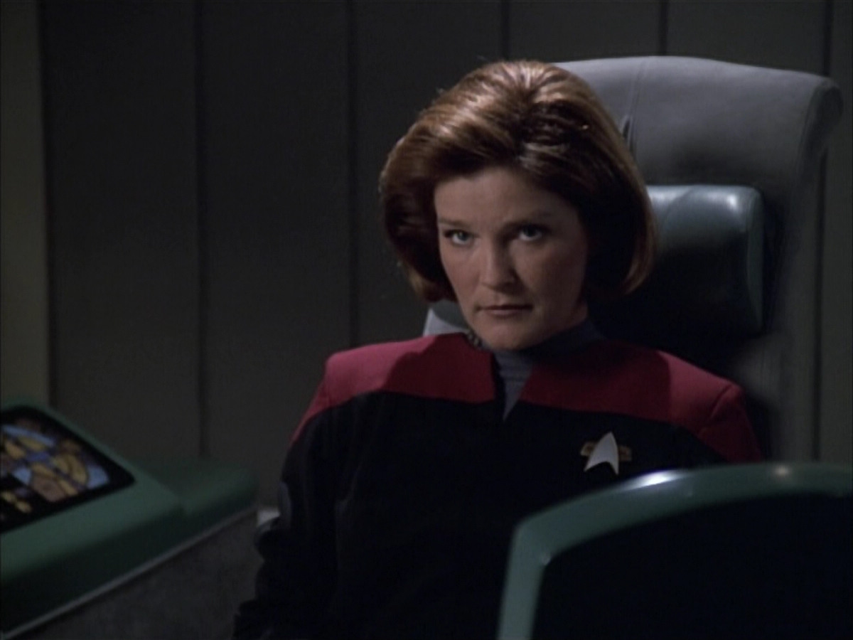 extant_StarTrek_VOY_6x02-SurvivalInstinct_02073.jpg