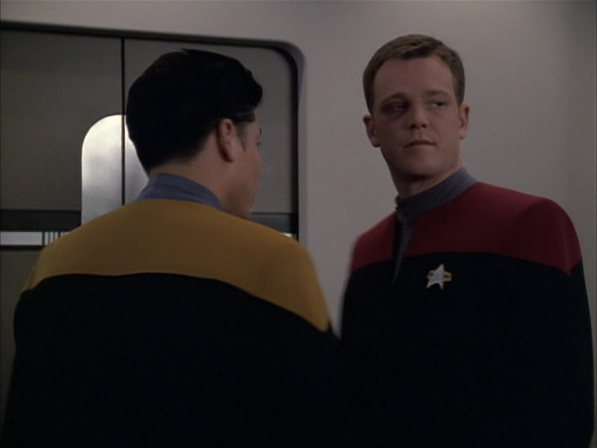 extant_StarTrek_VOY_6x02-SurvivalInstinct_02074.jpg