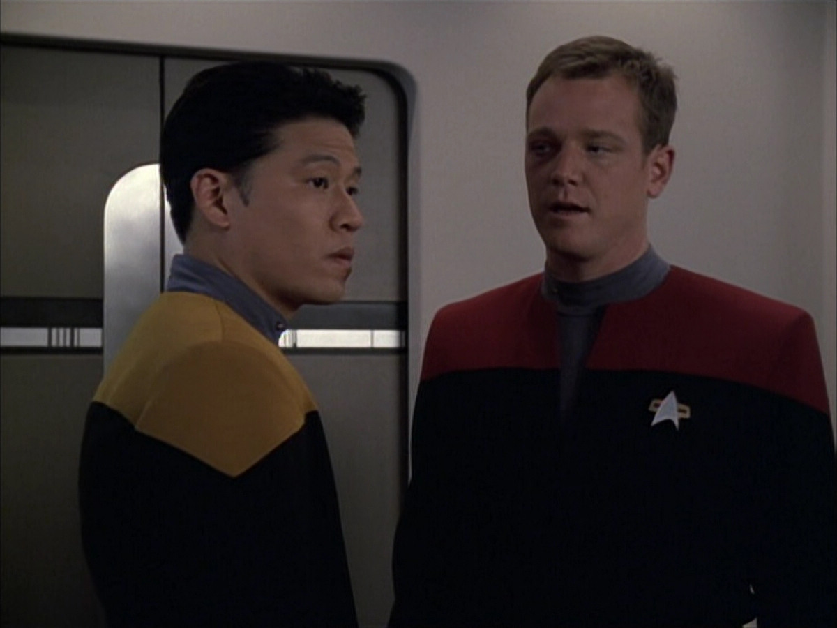 extant_StarTrek_VOY_6x02-SurvivalInstinct_02075.jpg