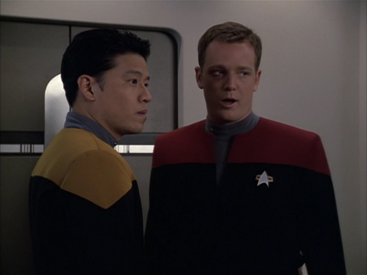 extant_StarTrek_VOY_6x02-SurvivalInstinct_02076.jpg