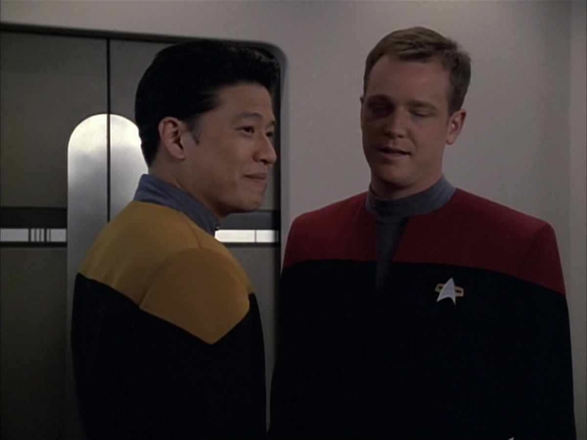 extant_StarTrek_VOY_6x02-SurvivalInstinct_02081.jpg