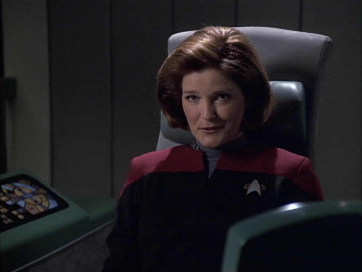 extant_StarTrek_VOY_6x02-SurvivalInstinct_02082.jpg