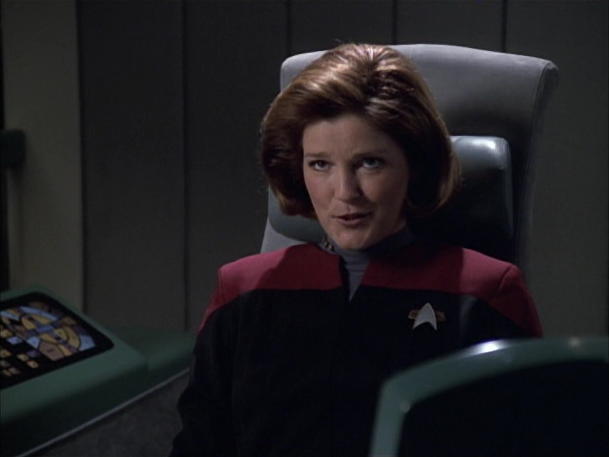 extant_StarTrek_VOY_6x02-SurvivalInstinct_02084.jpg