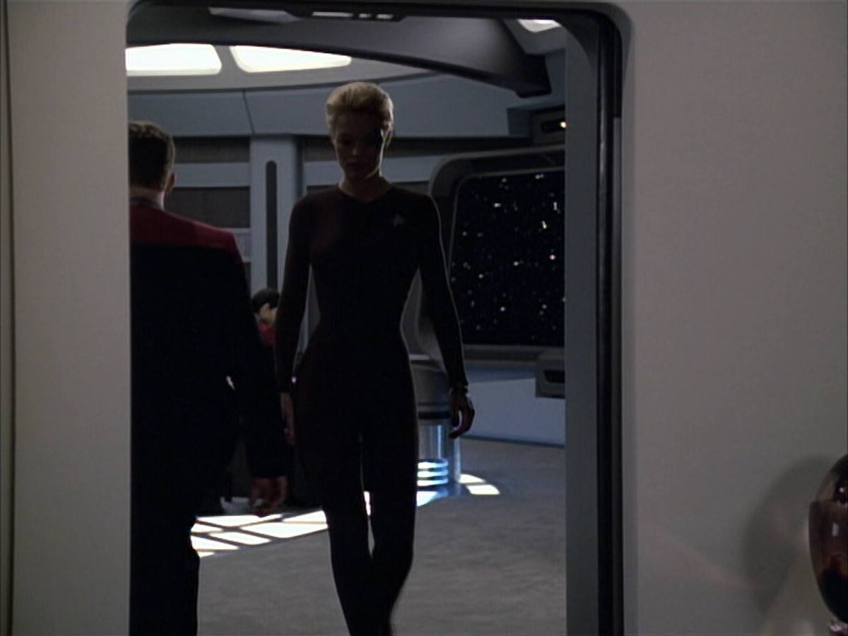 extant_StarTrek_VOY_6x02-SurvivalInstinct_02090.jpg