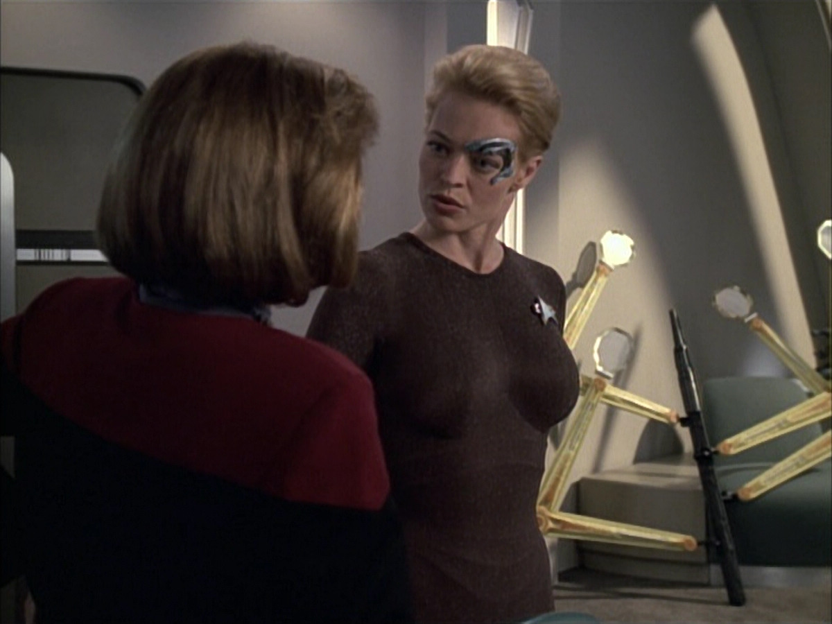 extant_StarTrek_VOY_6x02-SurvivalInstinct_02119.jpg