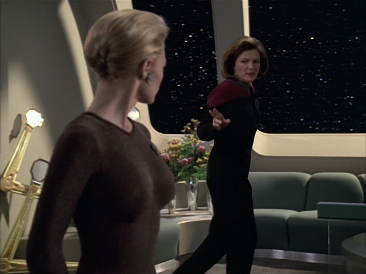 extant_StarTrek_VOY_6x02-SurvivalInstinct_02130.jpg