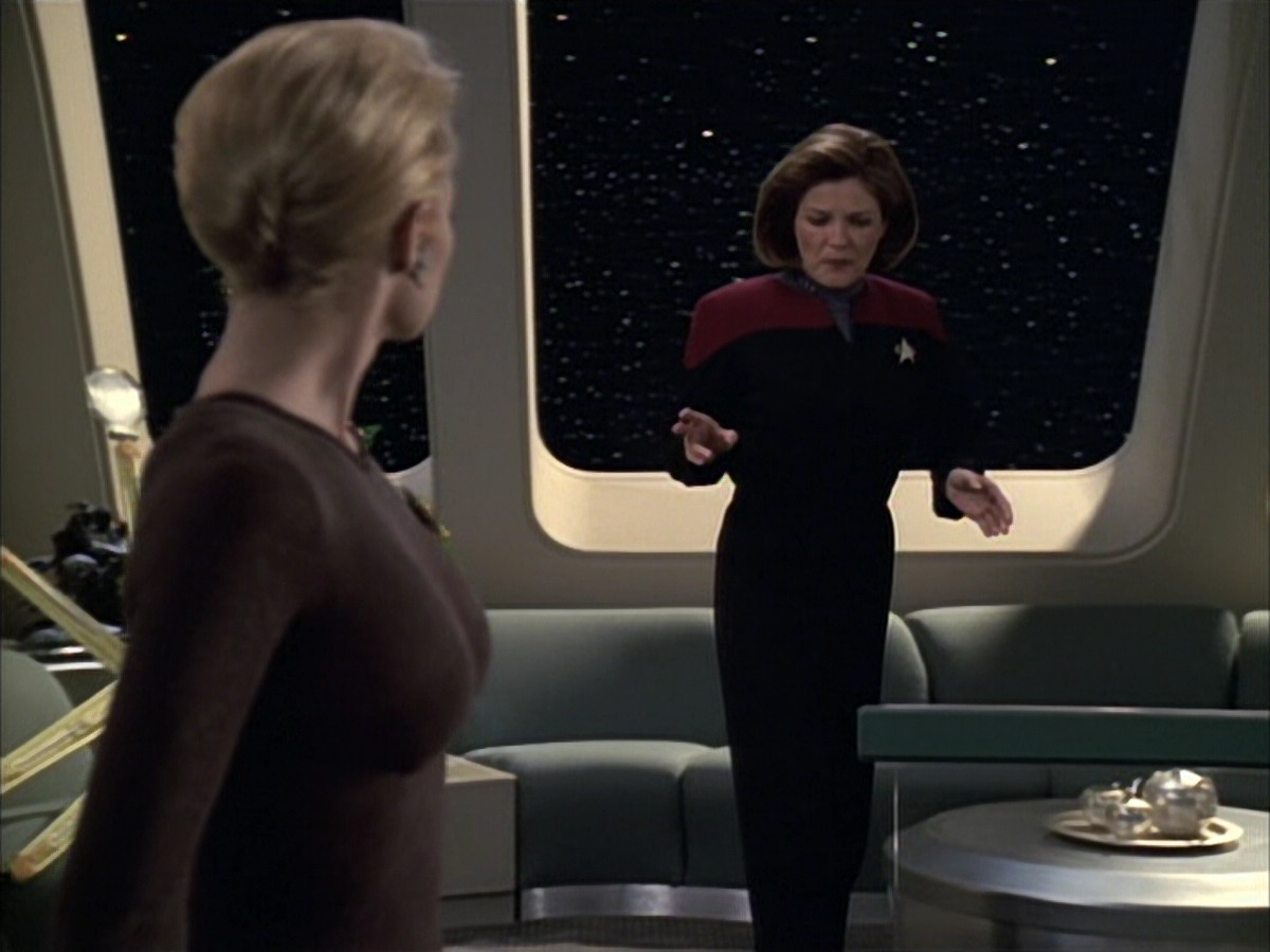 extant_StarTrek_VOY_6x02-SurvivalInstinct_02132.jpg