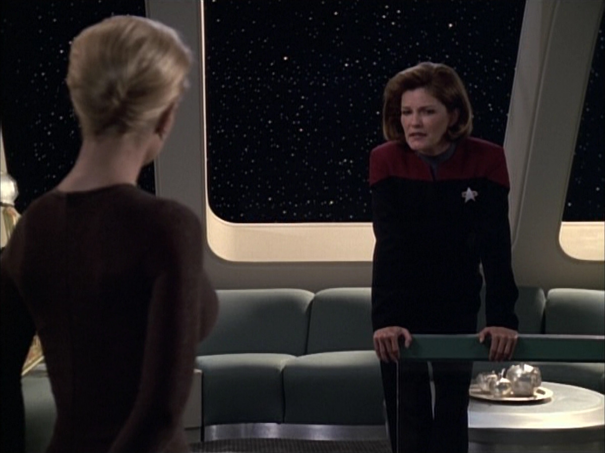 extant_StarTrek_VOY_6x02-SurvivalInstinct_02144.jpg