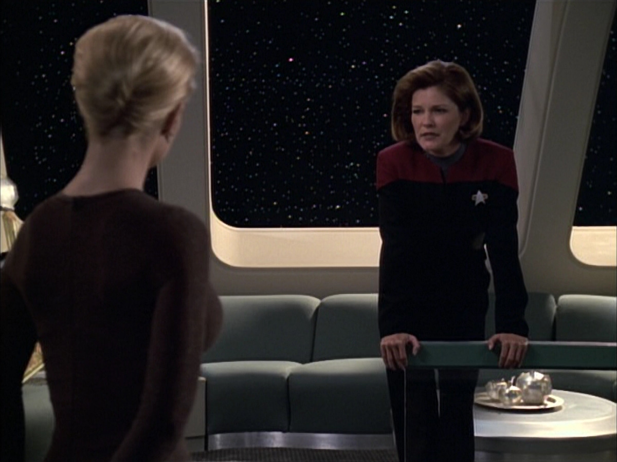 extant_StarTrek_VOY_6x02-SurvivalInstinct_02149.jpg