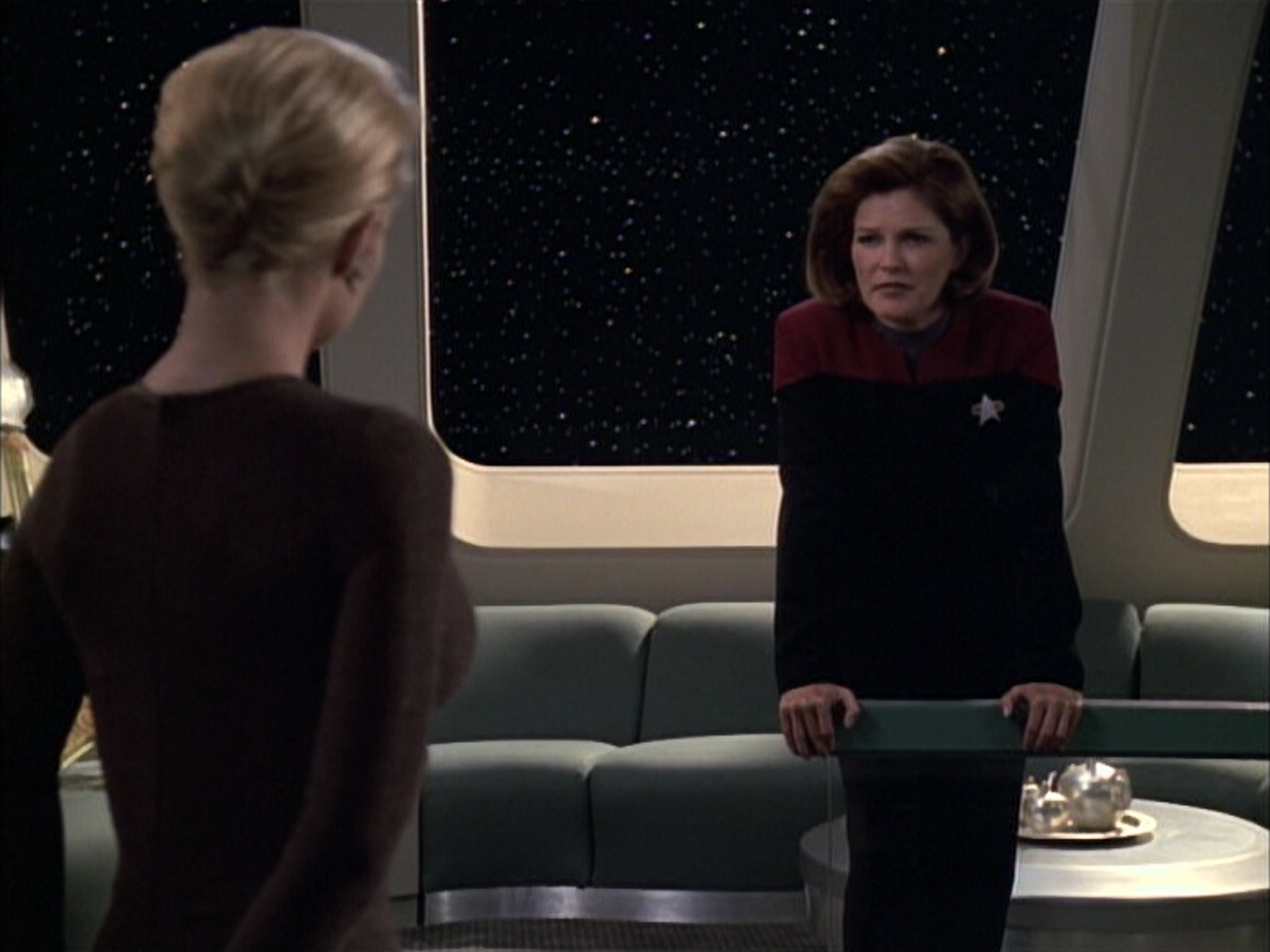 extant_StarTrek_VOY_6x02-SurvivalInstinct_02156.jpg