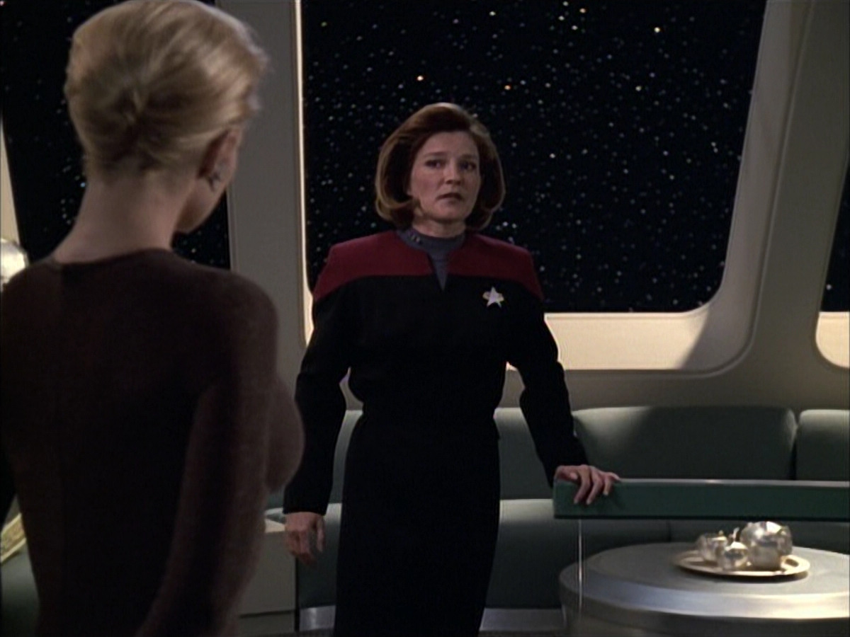 extant_StarTrek_VOY_6x02-SurvivalInstinct_02186.jpg
