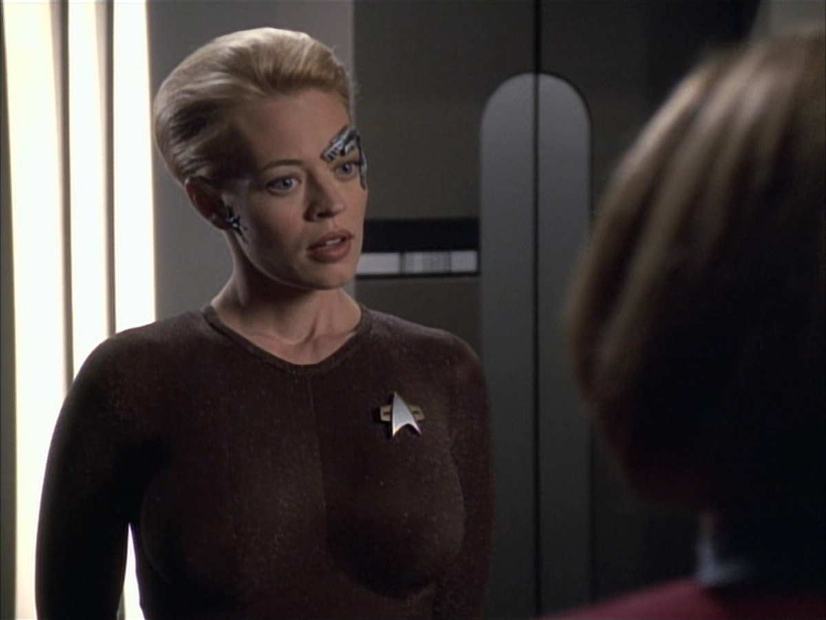 extant_StarTrek_VOY_6x02-SurvivalInstinct_02189.jpg