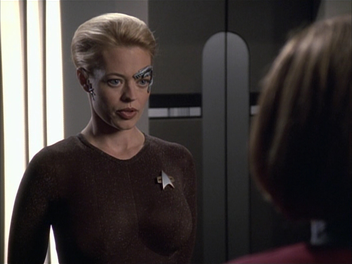 extant_StarTrek_VOY_6x02-SurvivalInstinct_02208.jpg