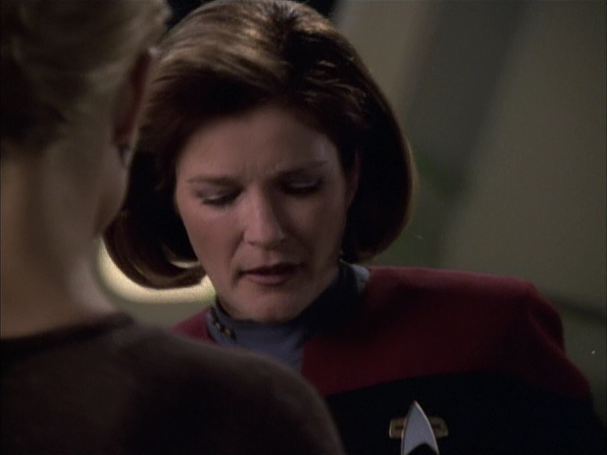 extant_StarTrek_VOY_6x02-SurvivalInstinct_02222.jpg