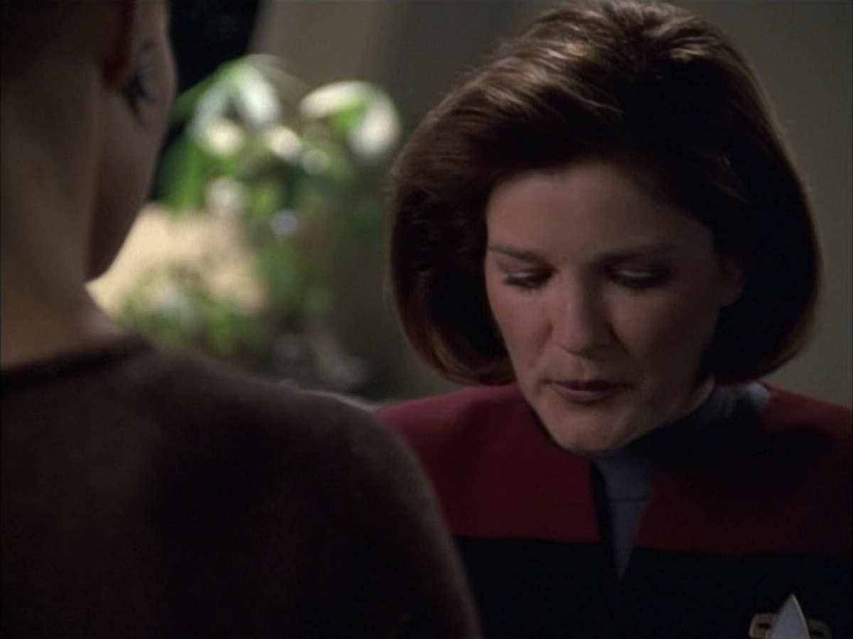 extant_StarTrek_VOY_6x02-SurvivalInstinct_02224.jpg