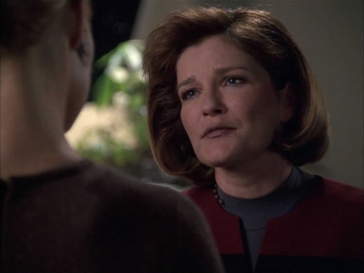 extant_StarTrek_VOY_6x02-SurvivalInstinct_02249.jpg