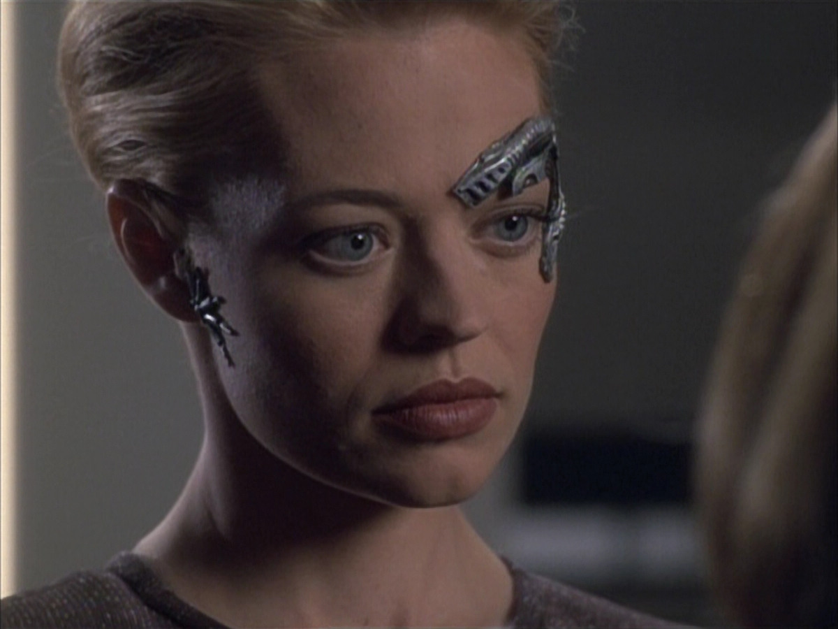 extant_StarTrek_VOY_6x02-SurvivalInstinct_02258.jpg