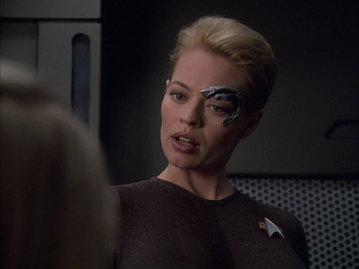 extant_StarTrek_VOY_6x02-SurvivalInstinct_02295.jpg