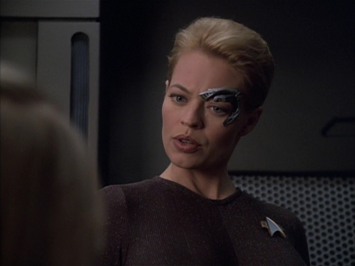 extant_StarTrek_VOY_6x02-SurvivalInstinct_02297.jpg