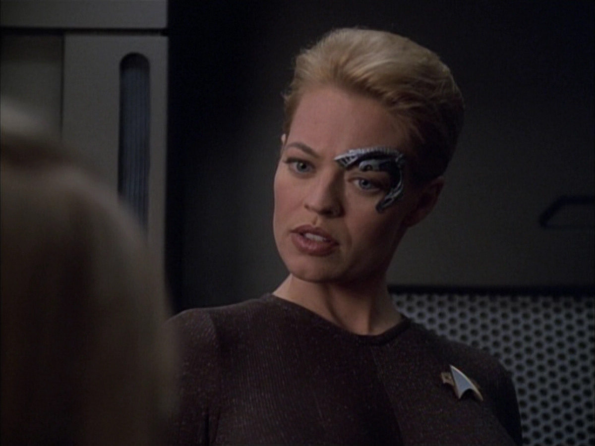 extant_StarTrek_VOY_6x02-SurvivalInstinct_02298.jpg