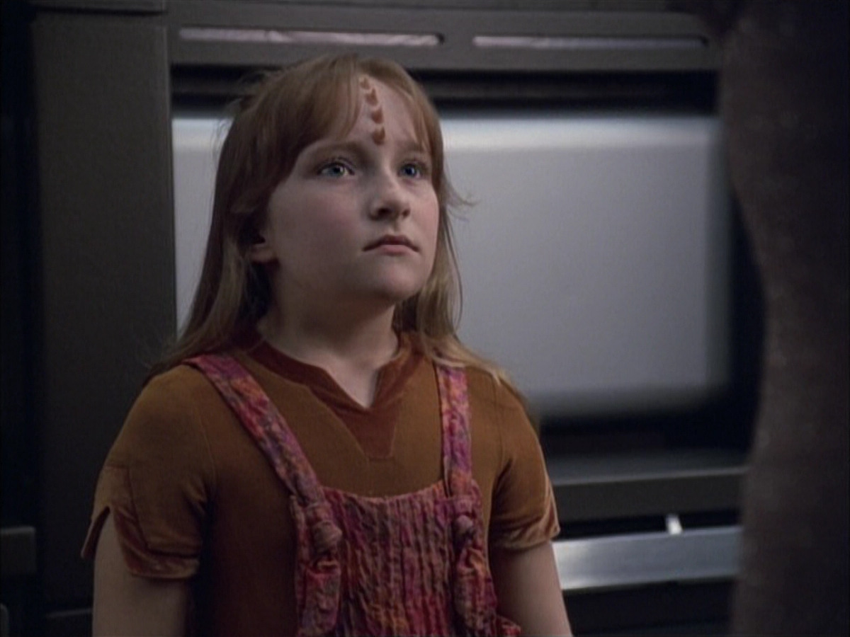 extant_StarTrek_VOY_6x02-SurvivalInstinct_02300.jpg