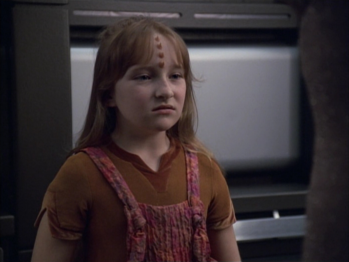 extant_StarTrek_VOY_6x02-SurvivalInstinct_02306.jpg