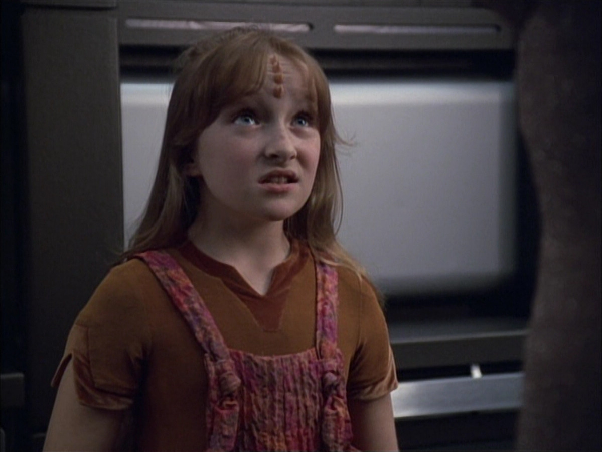 extant_StarTrek_VOY_6x02-SurvivalInstinct_02311.jpg