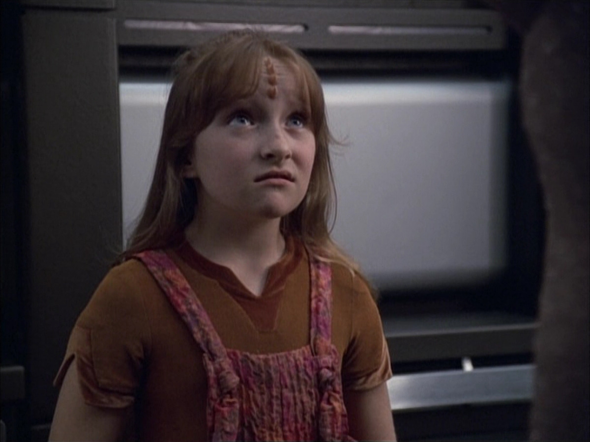 extant_StarTrek_VOY_6x02-SurvivalInstinct_02316.jpg