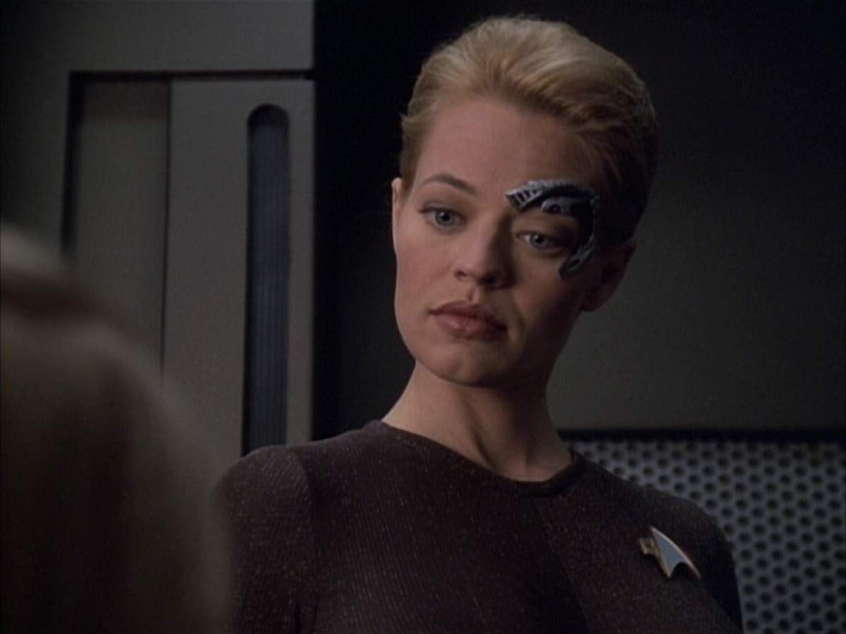 extant_StarTrek_VOY_6x02-SurvivalInstinct_02317.jpg