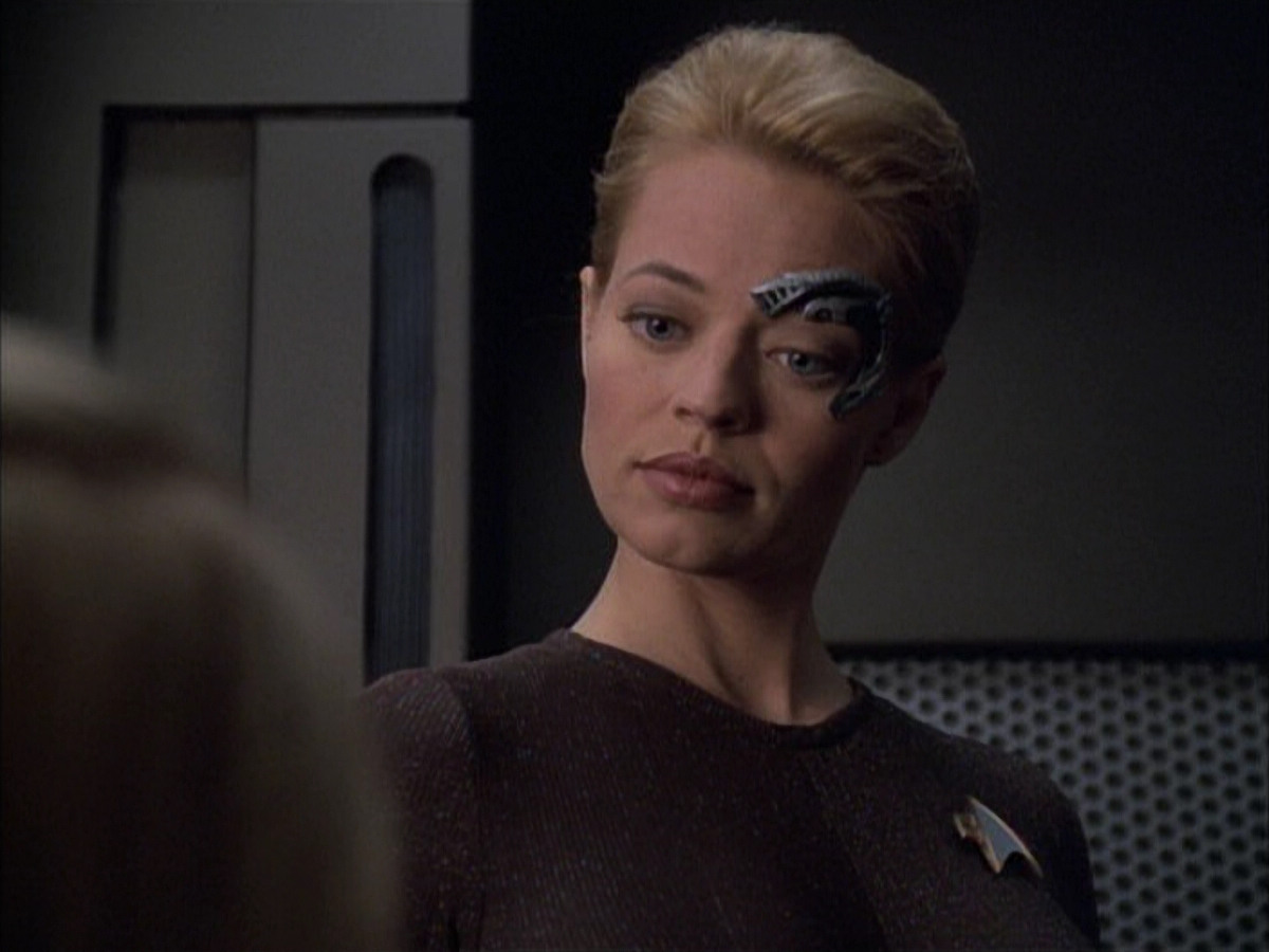 extant_StarTrek_VOY_6x02-SurvivalInstinct_02320.jpg