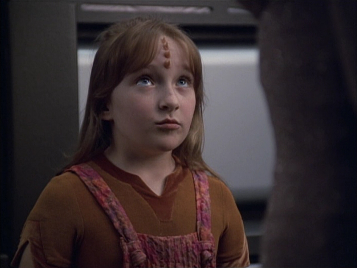 extant_StarTrek_VOY_6x02-SurvivalInstinct_02323.jpg