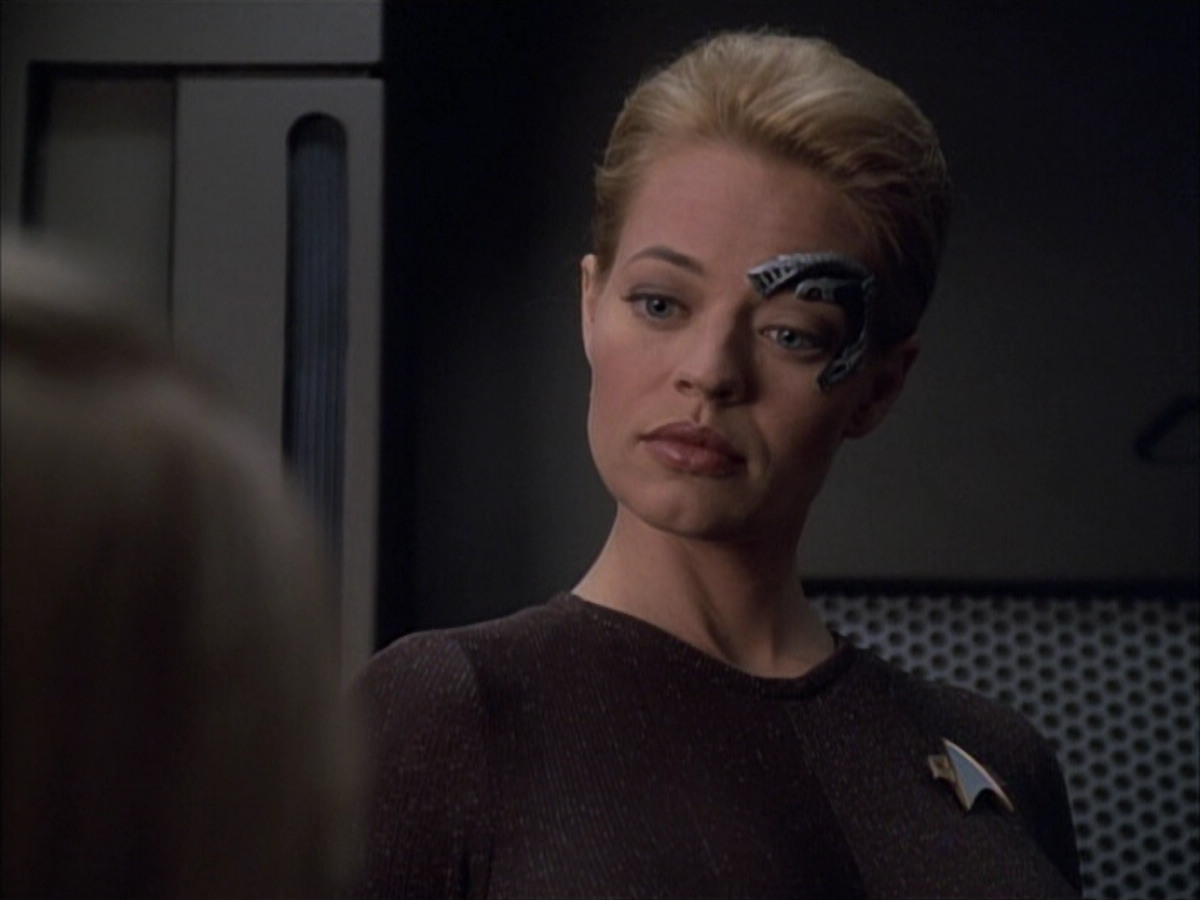 extant_StarTrek_VOY_6x02-SurvivalInstinct_02326.jpg