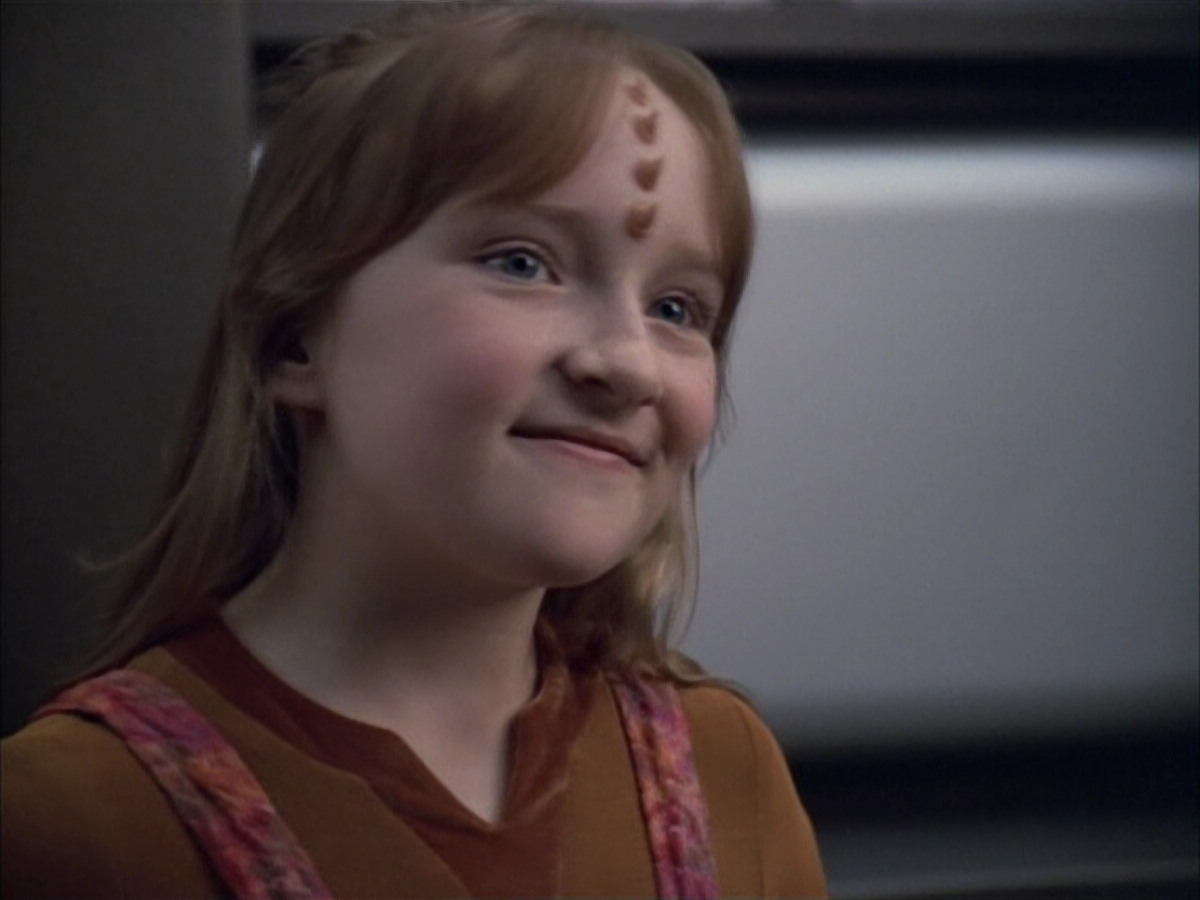 extant_StarTrek_VOY_6x02-SurvivalInstinct_02335.jpg