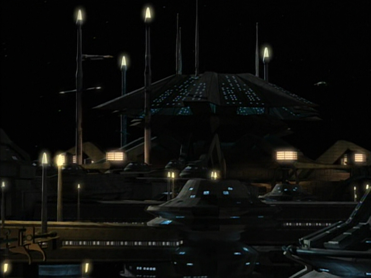 extant_StarTrek_VOY_6x02-SurvivalInstinct_02343.jpg