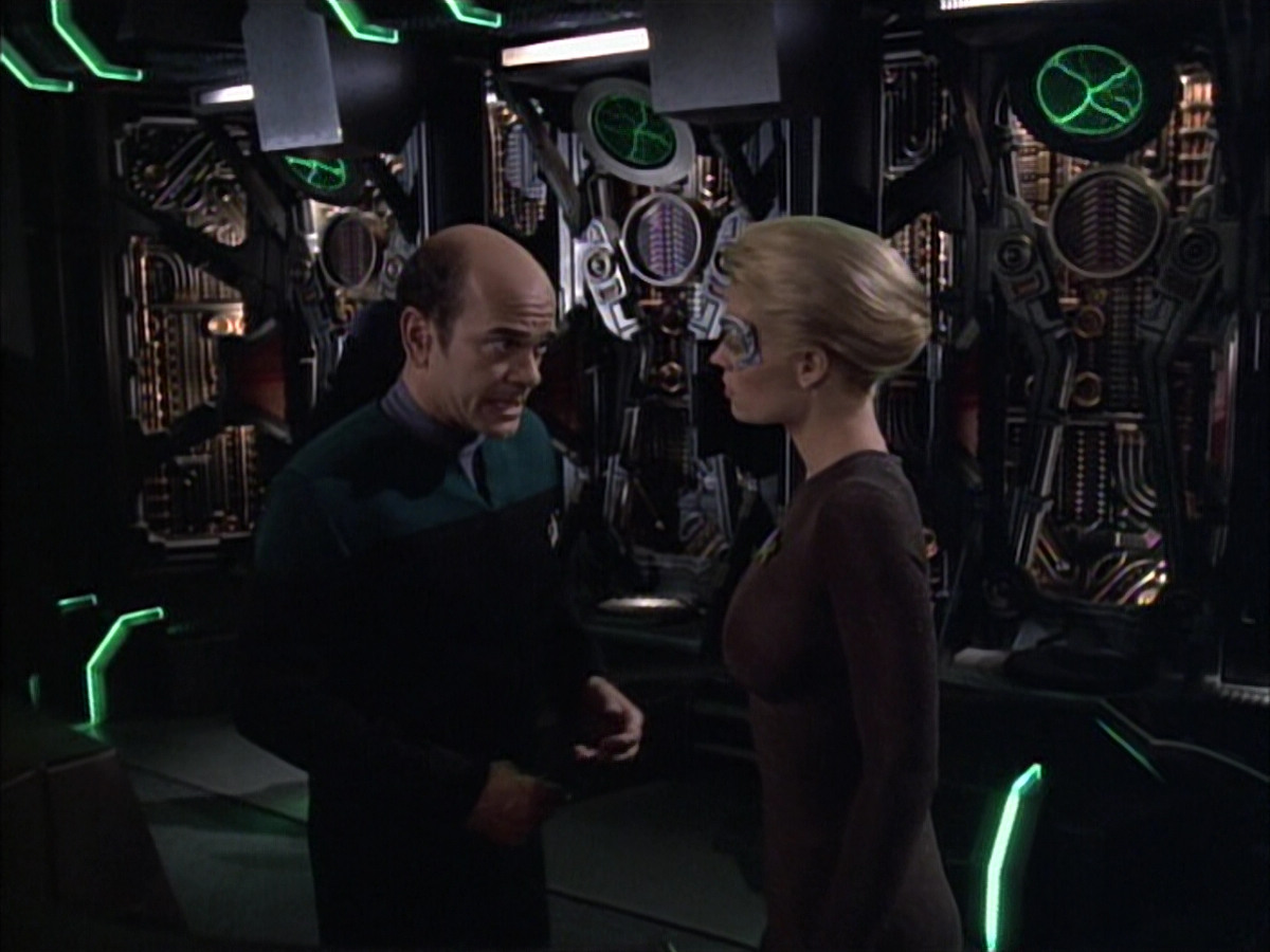 extant_StarTrek_VOY_6x02-SurvivalInstinct_02358.jpg