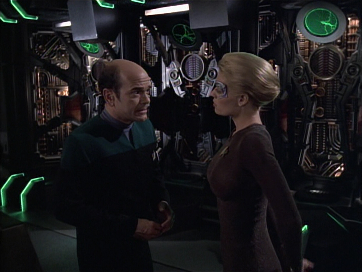 extant_StarTrek_VOY_6x02-SurvivalInstinct_02359.jpg