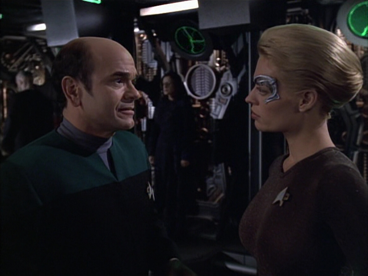 extant_StarTrek_VOY_6x02-SurvivalInstinct_02364.jpg
