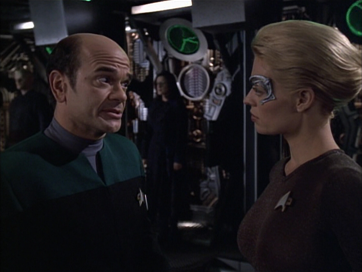 extant_StarTrek_VOY_6x02-SurvivalInstinct_02372.jpg