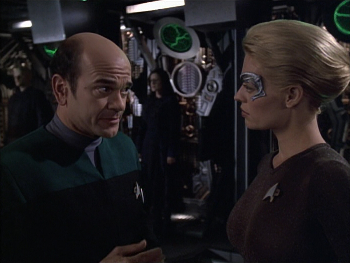 extant_StarTrek_VOY_6x02-SurvivalInstinct_02373.jpg