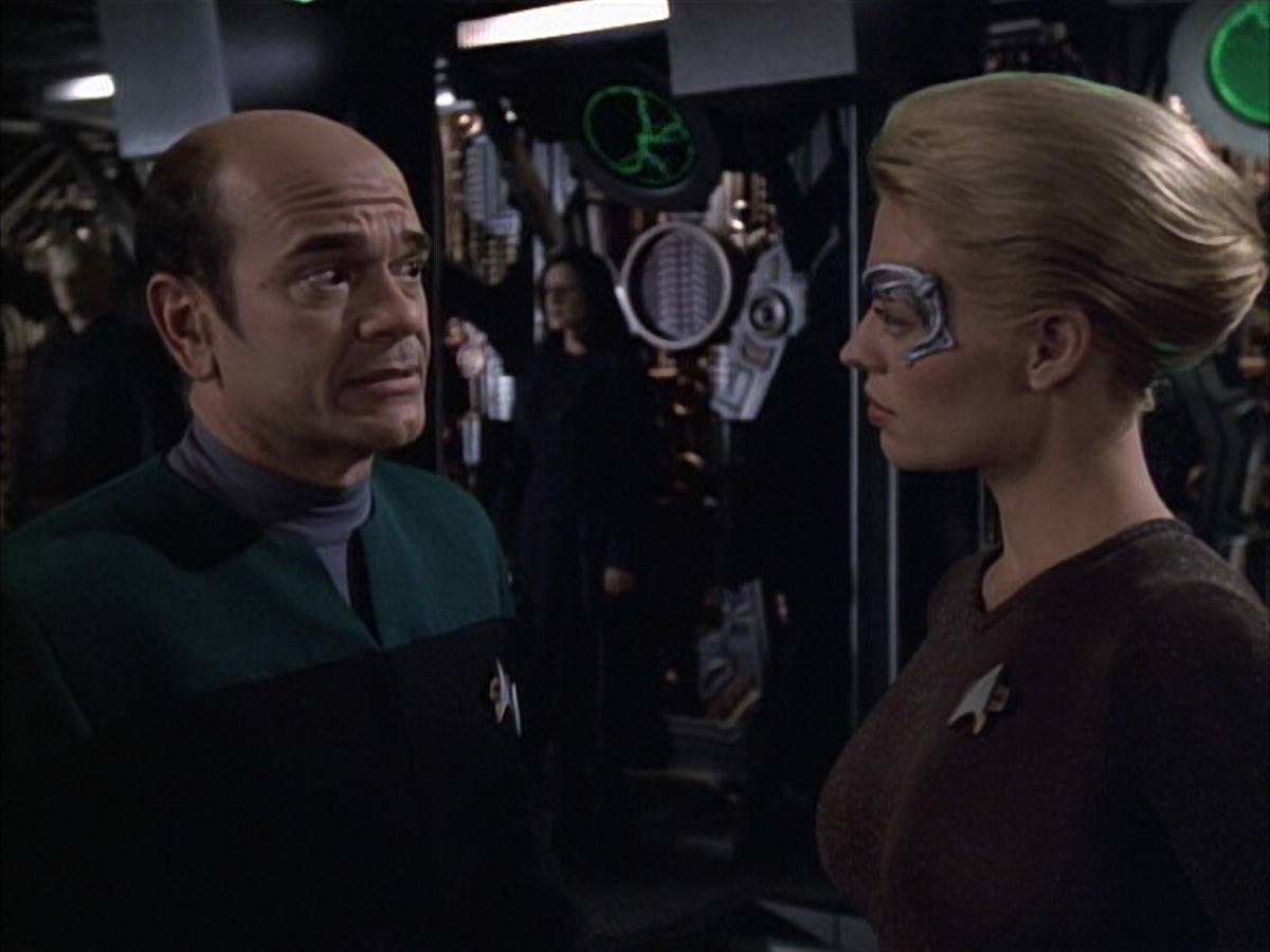 extant_StarTrek_VOY_6x02-SurvivalInstinct_02374.jpg