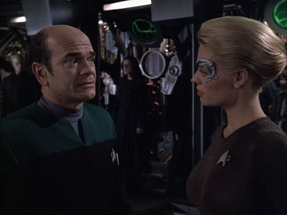 extant_StarTrek_VOY_6x02-SurvivalInstinct_02375.jpg