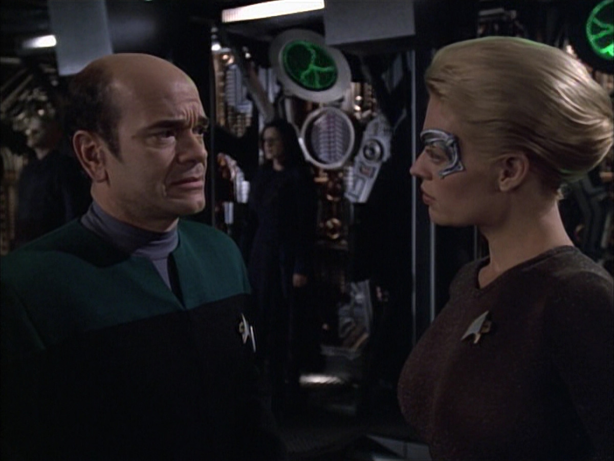 extant_StarTrek_VOY_6x02-SurvivalInstinct_02379.jpg