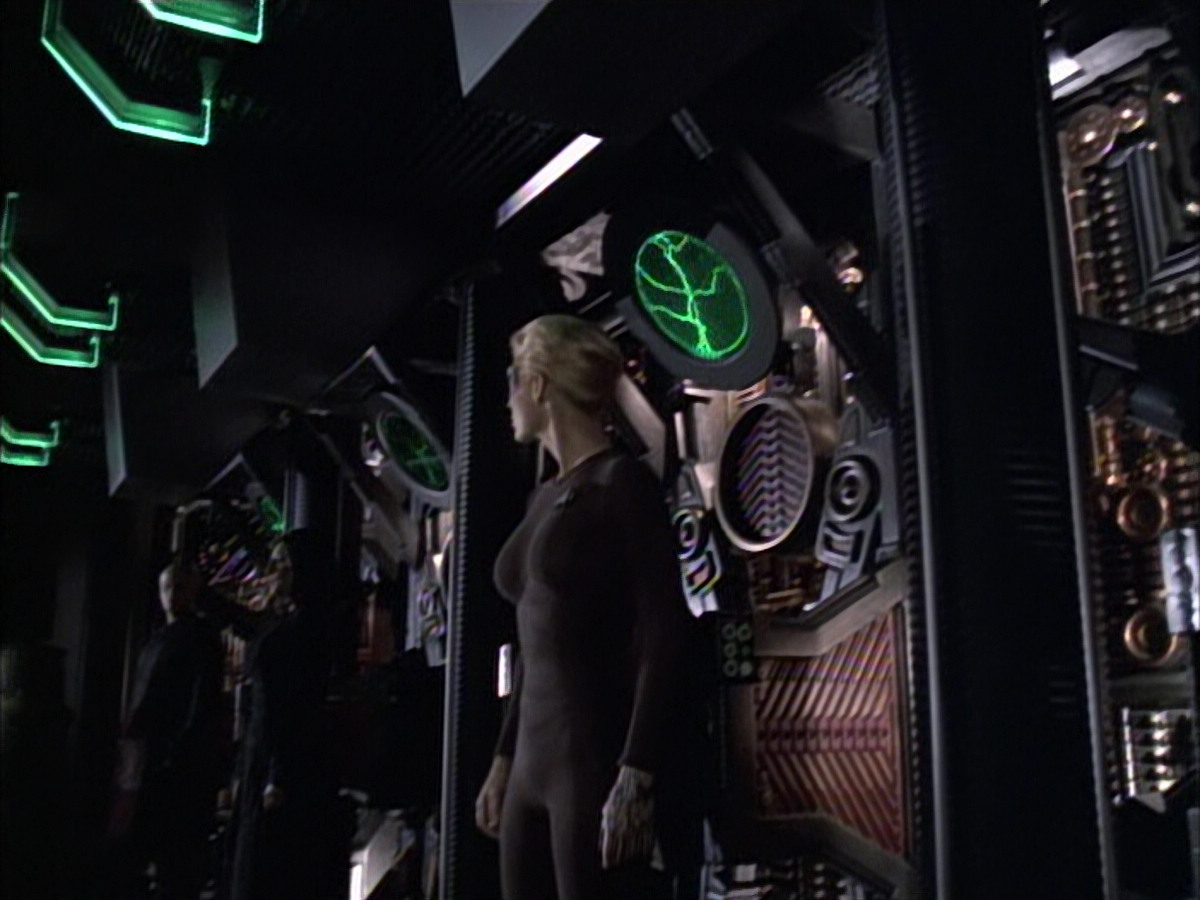 extant_StarTrek_VOY_6x02-SurvivalInstinct_02392.jpg