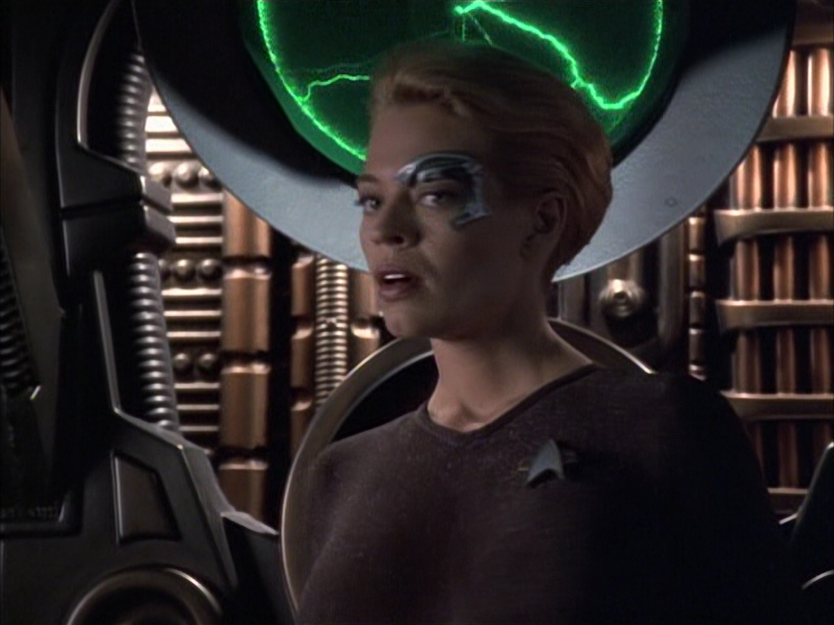 extant_StarTrek_VOY_6x02-SurvivalInstinct_02398.jpg