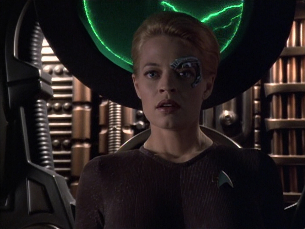 extant_StarTrek_VOY_6x02-SurvivalInstinct_02399.jpg