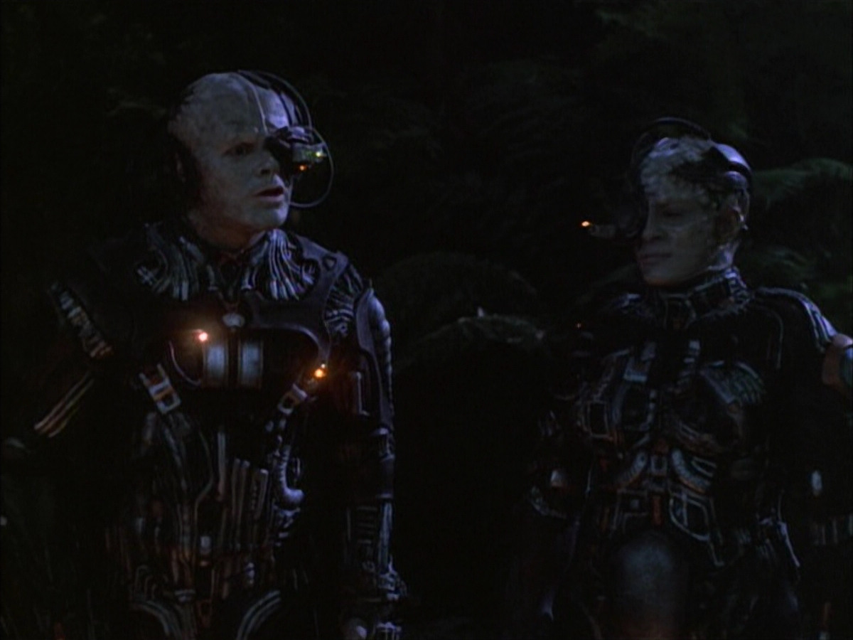 extant_StarTrek_VOY_6x02-SurvivalInstinct_02553.jpg