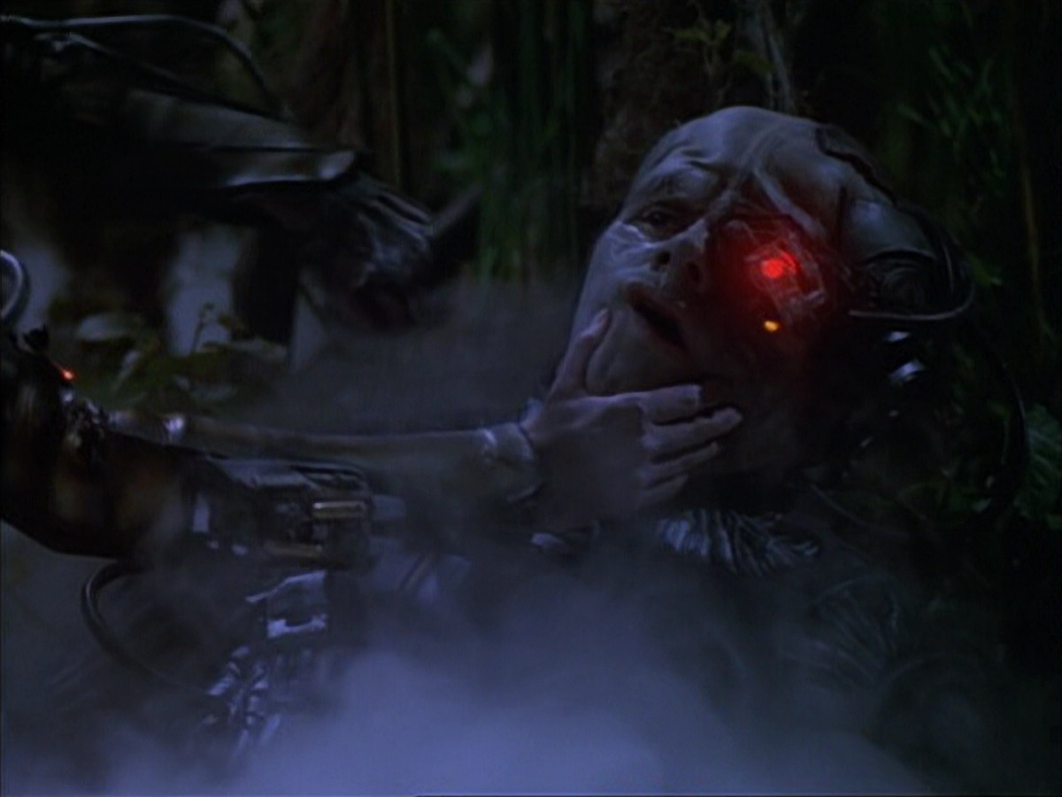 extant_StarTrek_VOY_6x02-SurvivalInstinct_02712.jpg