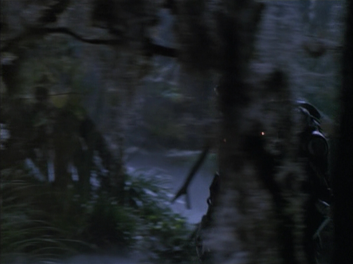 extant_StarTrek_VOY_6x02-SurvivalInstinct_02746.jpg